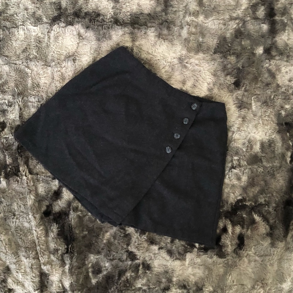 ❤️TRACY EVANS WOOL LIKE SKIRT BUTTON WINTER FALL MINI DARK GRAY BLACK SKORT❤️